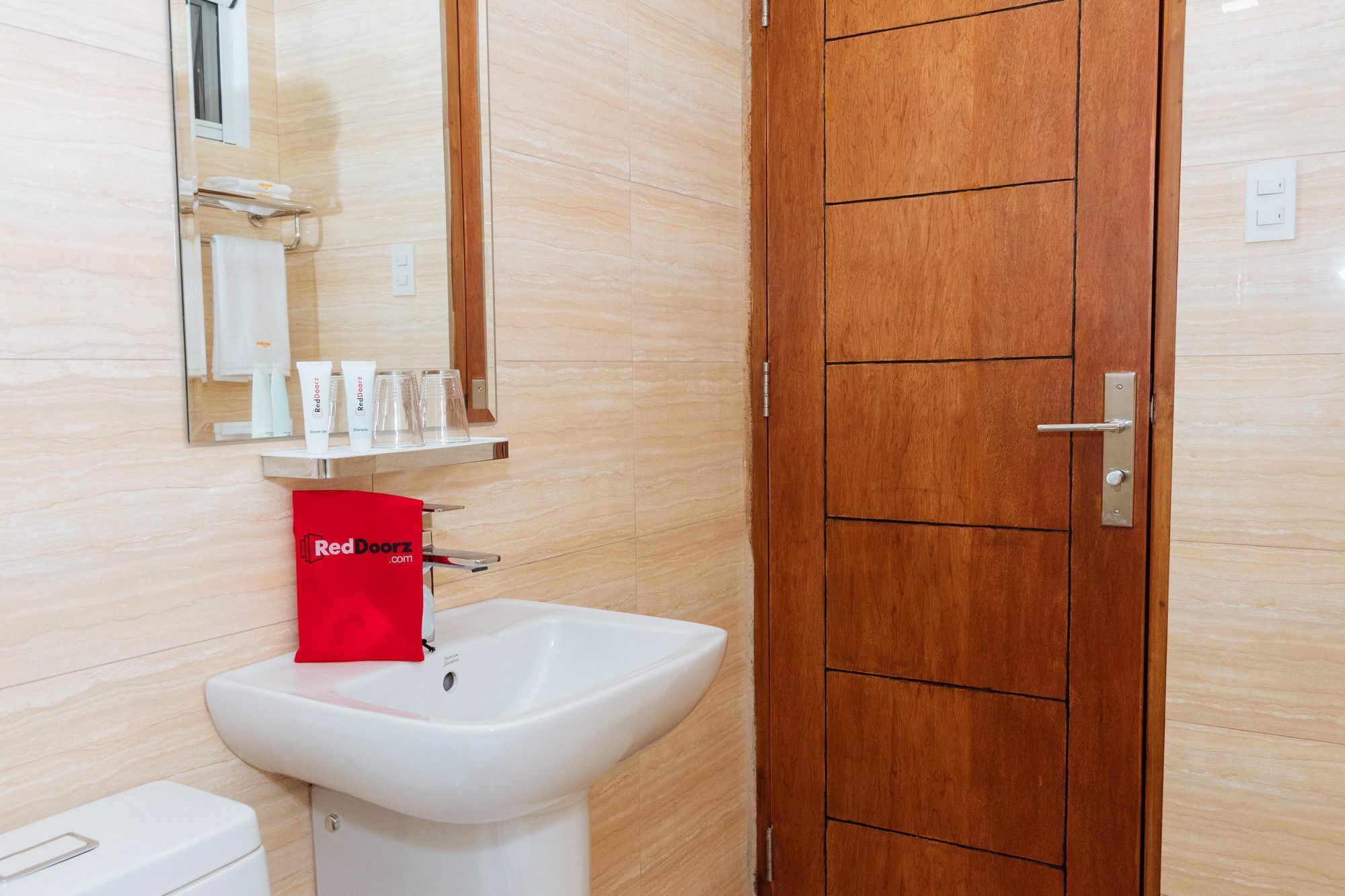 Reddoorz Premium @ Sampaloc Makati Makati City Exterior foto